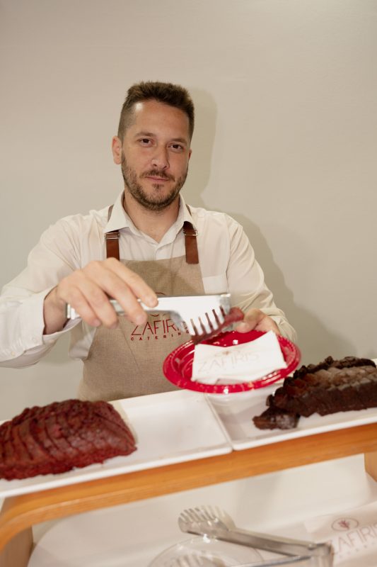 Ομάδα της Zafiris Catering κατά την εξυπηρέτηση επισκεπτών στα Ποσειδώνια 2026